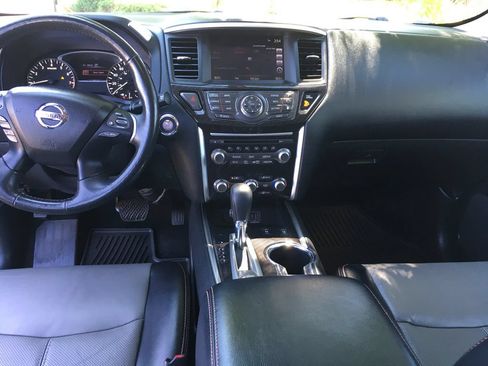 Used 2019 Nissan Pathfinder SL AWD/4WD image 22