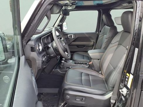 New 2026 Jeep Gladiator Mojave AWD/4WD image 15