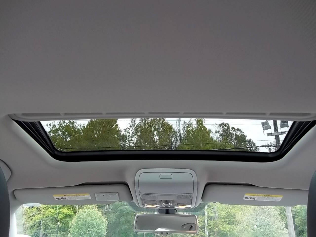 Used 2012 Volkswagen Passat 2.5 SEL FWD image 17