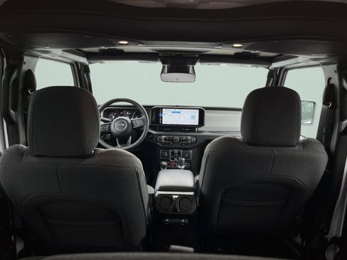 Used 2025 Jeep Wrangler Willys image 16