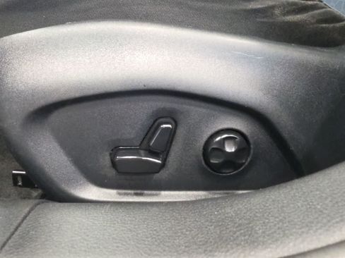 Used 2018 Jeep Compass Latitude w/ Popular Equipment Group FWD image 15