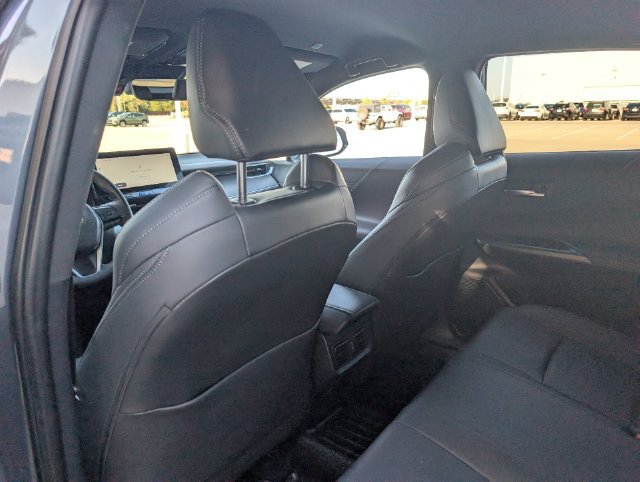 Used 2024 Toyota Venza XLE AWD/4WD image 25
