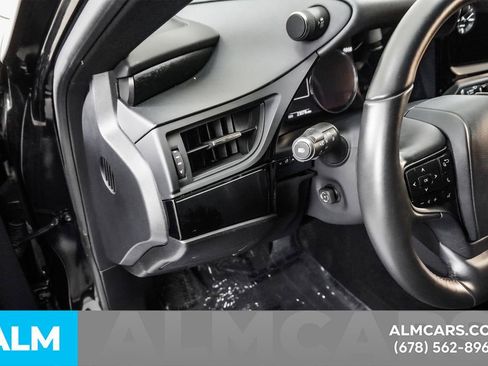 Used 2024 Lexus ES 300h w/ Premium Package image 34