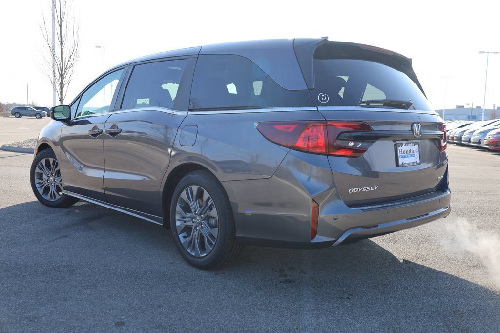 New 2027 Honda Odyssey Touring image 4