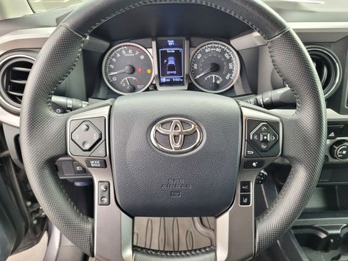 Used 2019 Toyota Tacoma SR5 image 16