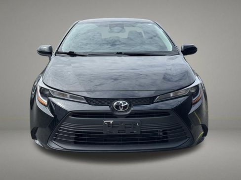 Used 2025 Toyota Corolla LE image 9