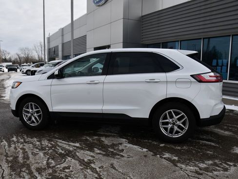 Used 2024 Ford Edge SEL w/ Convenience Package image 3