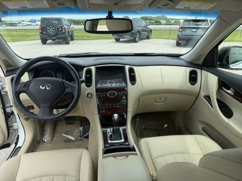 Used 2016 INFINITI QX50 AWD w/ Deluxe Touring Package image 30