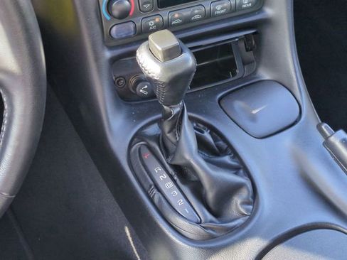 Used 2004 Chevrolet Corvette Convertible w/ Preferred Equipment Group image 17