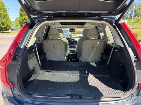 Used 2025 Volvo XC90 T8 Plus w/ Protection Package Premier AWD/4WD image 21