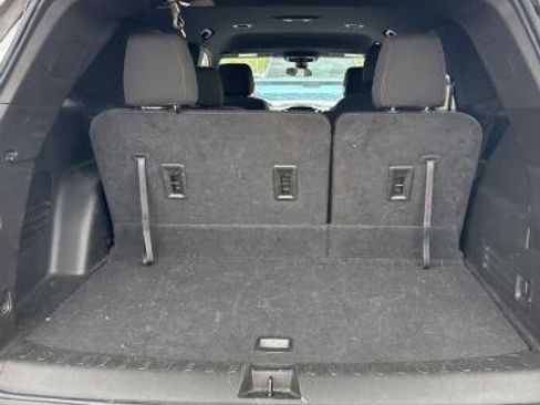 Used 2023 Chevrolet Traverse LT AWD/4WD image 3