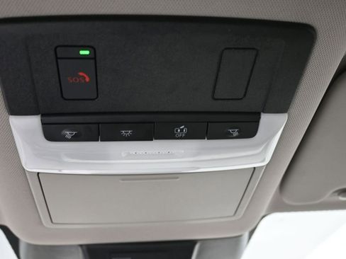 Used 2023 Nissan Rogue SV AWD/4WD image 16