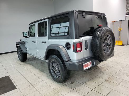 Used 2024 Jeep Wrangler Unlimited Sport AWD/4WD image 13