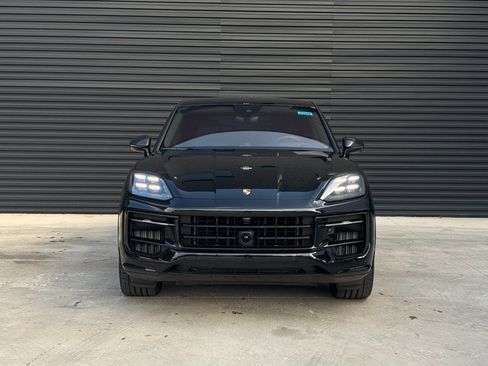 Certified 2025 Porsche Cayenne GTS w/ Technology Package image 10
