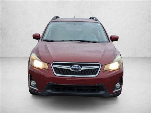 Used 2017 Subaru Crosstrek 2.0i Premium image 2