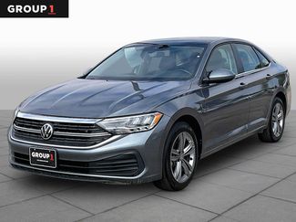 Used 2024 Volkswagen Jetta SE FWD video 1