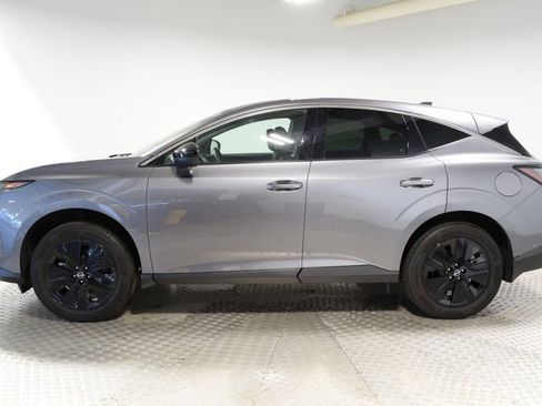 Used 2025 Nissan Murano SV image 2
