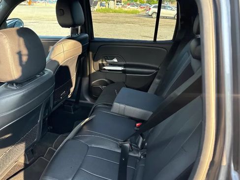 Used 2020 Mercedes-Benz GLB 250 4MATIC image 3