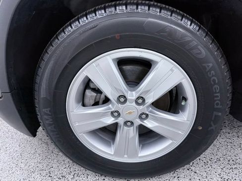 Used 2022 Chevrolet Trax LT w/ Driver Confidence Package AWD/4WD image 11