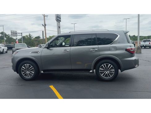 Used 2024 Nissan Armada SL w/ Captain's Chairs Package AWD/4WD image 5