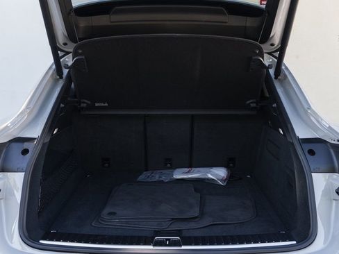 Used 2022 Porsche Cayenne Coupe image 23