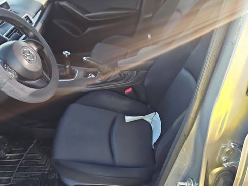 Used 2015 MAZDA MAZDA3 i SV image 8