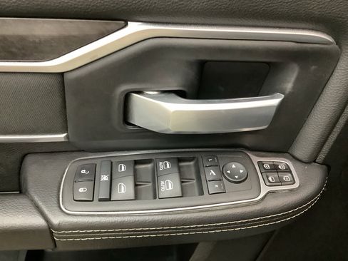 Used 2024 RAM 3500 Big Horn image 17