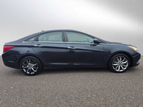 Used 2012 Hyundai Sonata SE w/ Navigation & Sunroof Pkg image 2