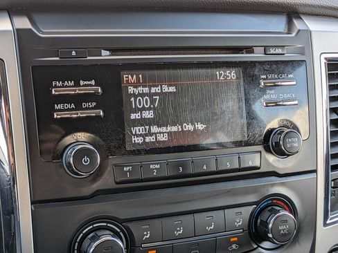 Used 2018 Nissan Titan SV image 25