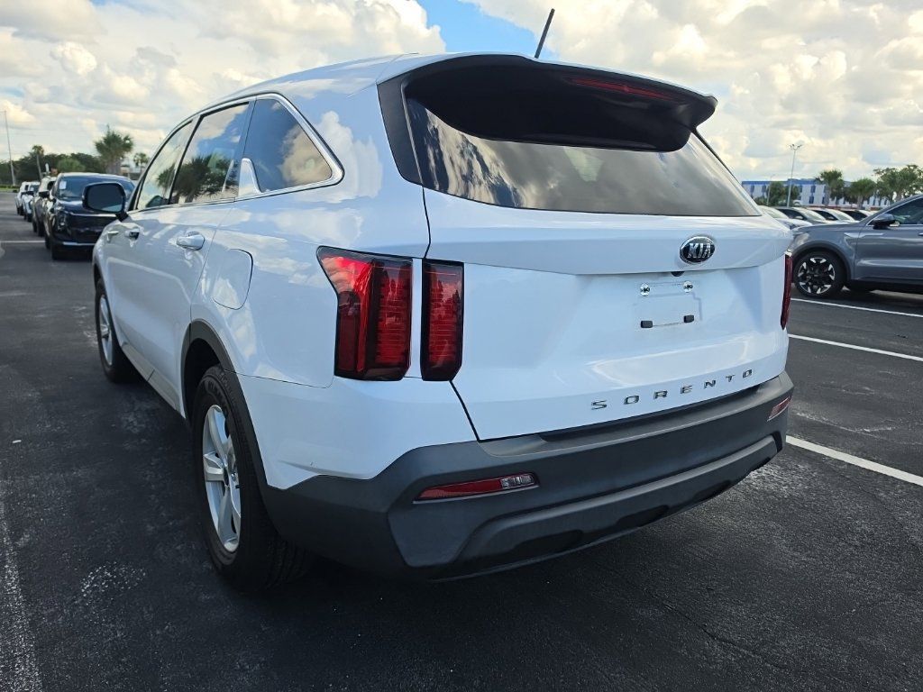 Used 2021 Kia Sorento LX FWD image 13