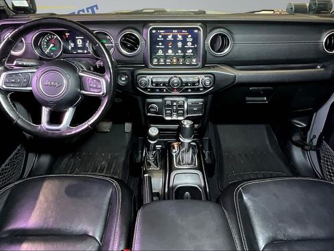 Used 2021 Jeep Wrangler Unlimited Sahara w/ Cold Weather Group AWD/4WD image 8