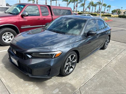 Used 2025 Honda Civic Sport Touring image 1