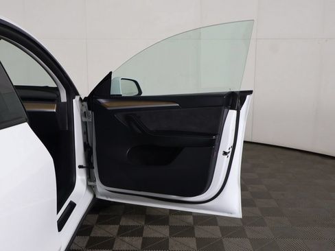 Used 2023 Tesla Model Y Long Range AWD/4WD image 22