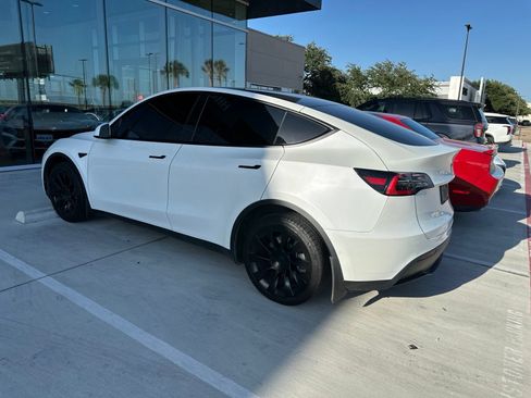 Used 2021 Tesla Model Y Long Range AWD/4WD image 10