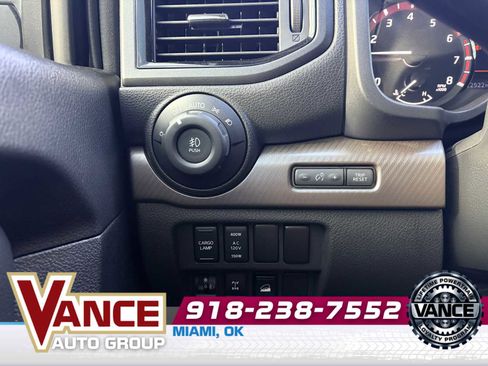 Used 2024 Nissan Titan PRO-4X image 30