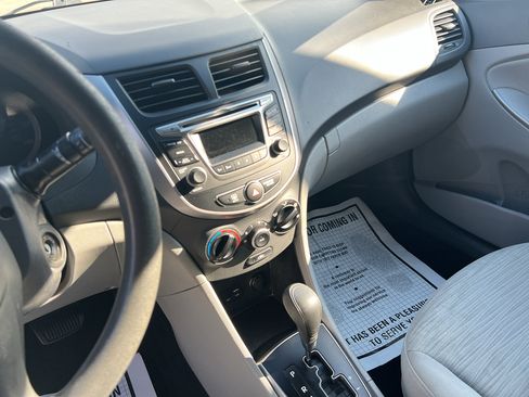 Used 2016 Hyundai Accent SE FWD image 10