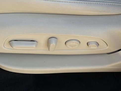 Used 2023 Buick Enclave Avenir w/ Avenir Technology Package image 23