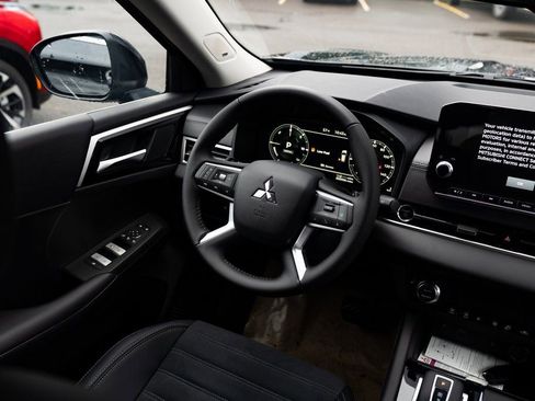 New 2025 Mitsubishi Outlander SE AWD/4WD image 9