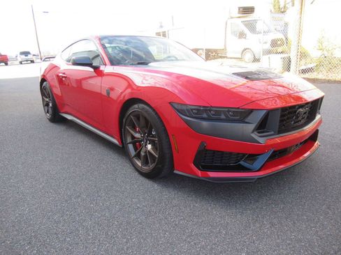 Used 2025 Ford Mustang Dark Horse image 3