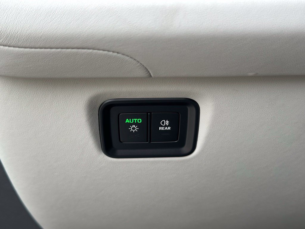 Certified 2026 Porsche Cayenne AWD/4WD image 34