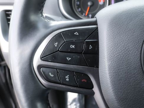 Used 2020 Jeep Cherokee Latitude Lux w/ Comfort/Convenience Group AWD/4WD image 19