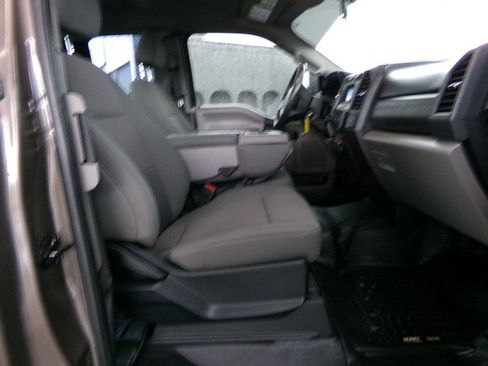 Used 2021 Ford F250 XL w/ Power Equipment Group image 11