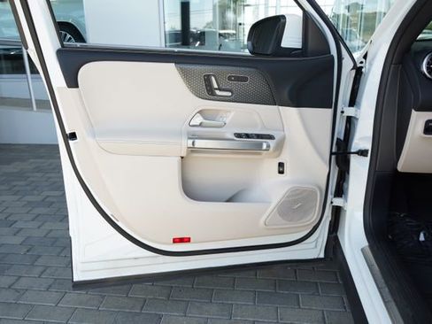 Used 2026 Mercedes-Benz GLB 250 image 16