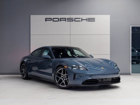 Used 2025 Porsche Taycan 4 image 9