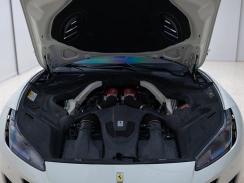 Used 2019 Ferrari Portofino Base image 11