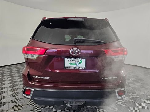 Used 2018 Toyota Highlander Limited Platinum image 6