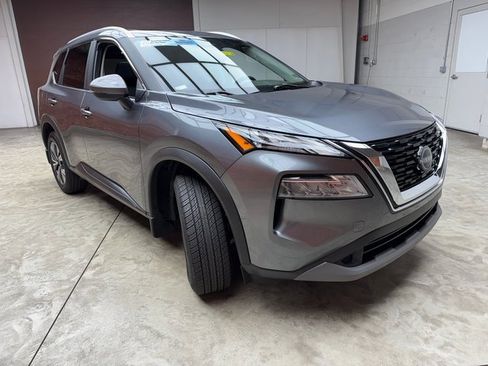 Used 2022 Nissan Rogue SV w/ SV Premium Package image 7