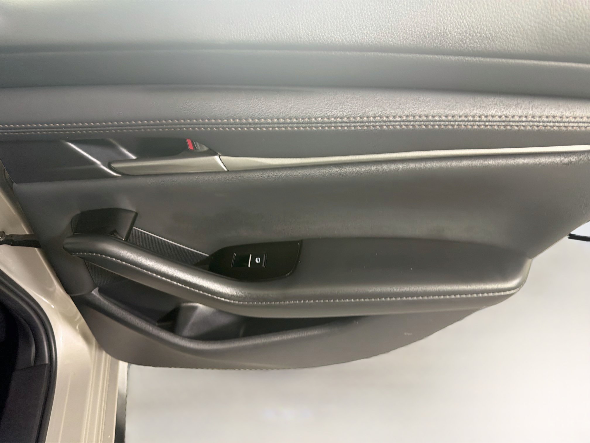 Used 2025 MAZDA MAZDA3 s FWD image 27