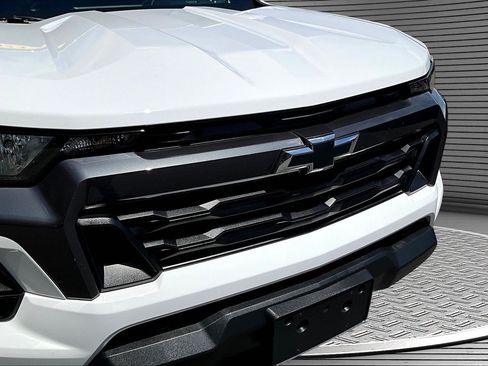 Used 2024 Chevrolet Colorado LT w/ LT Convenience Package II AWD/4WD image 24