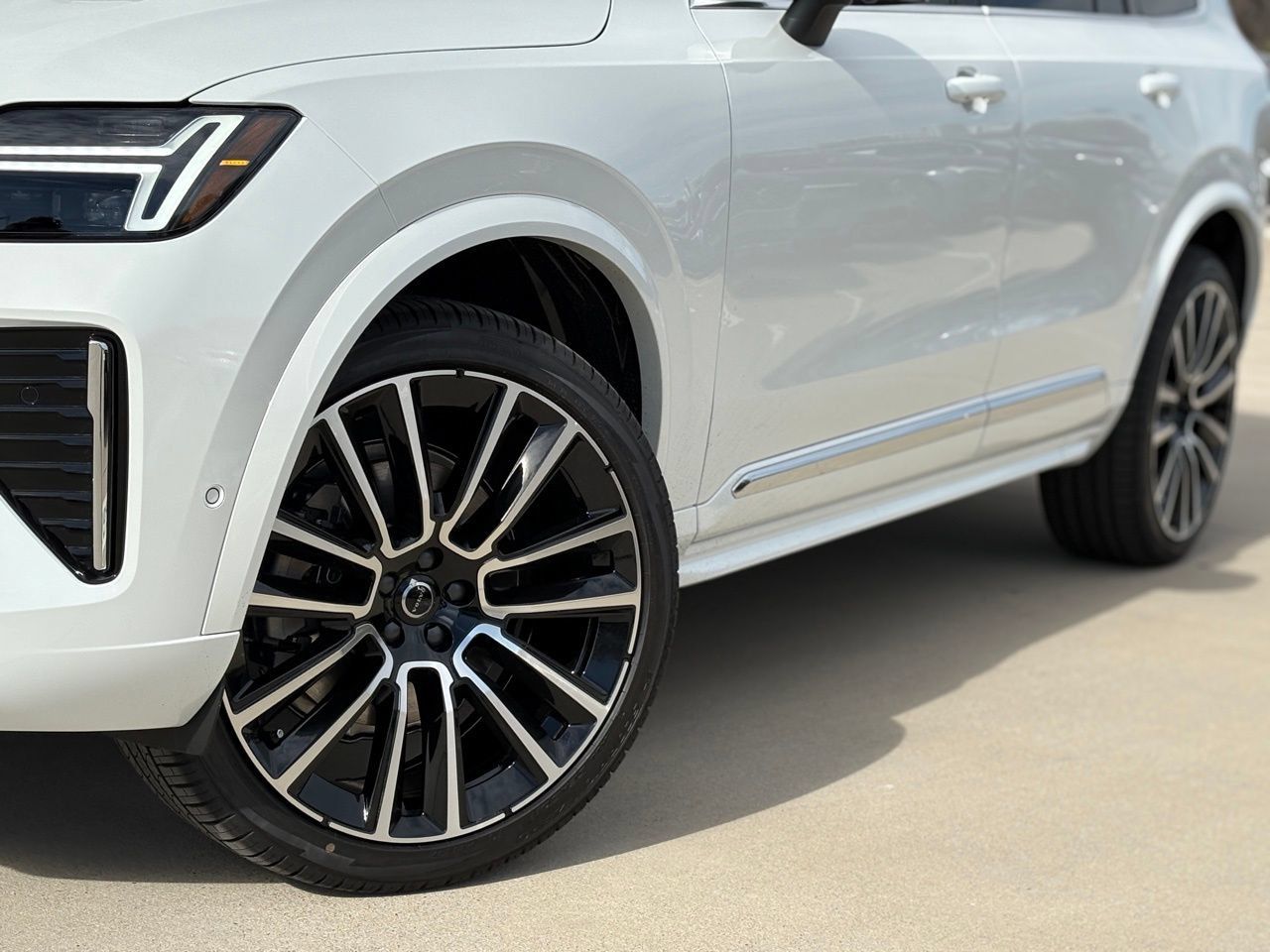 New 2026 Volvo XC90 B6 Ultra AWD/4WD image 10